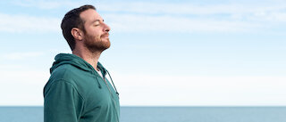 Mann am meer - atmet durch @ 